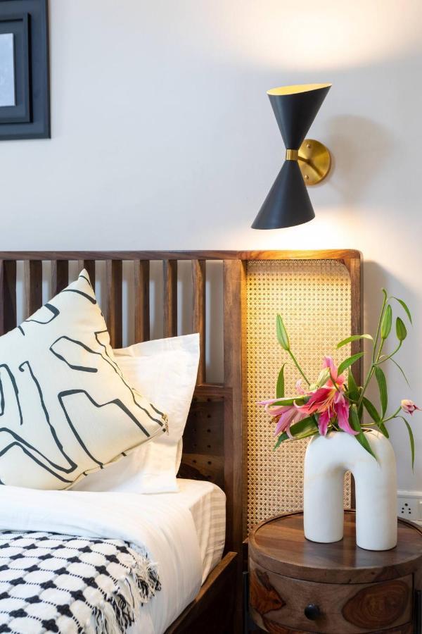 White Flint House By One Tree Homestay Pune
